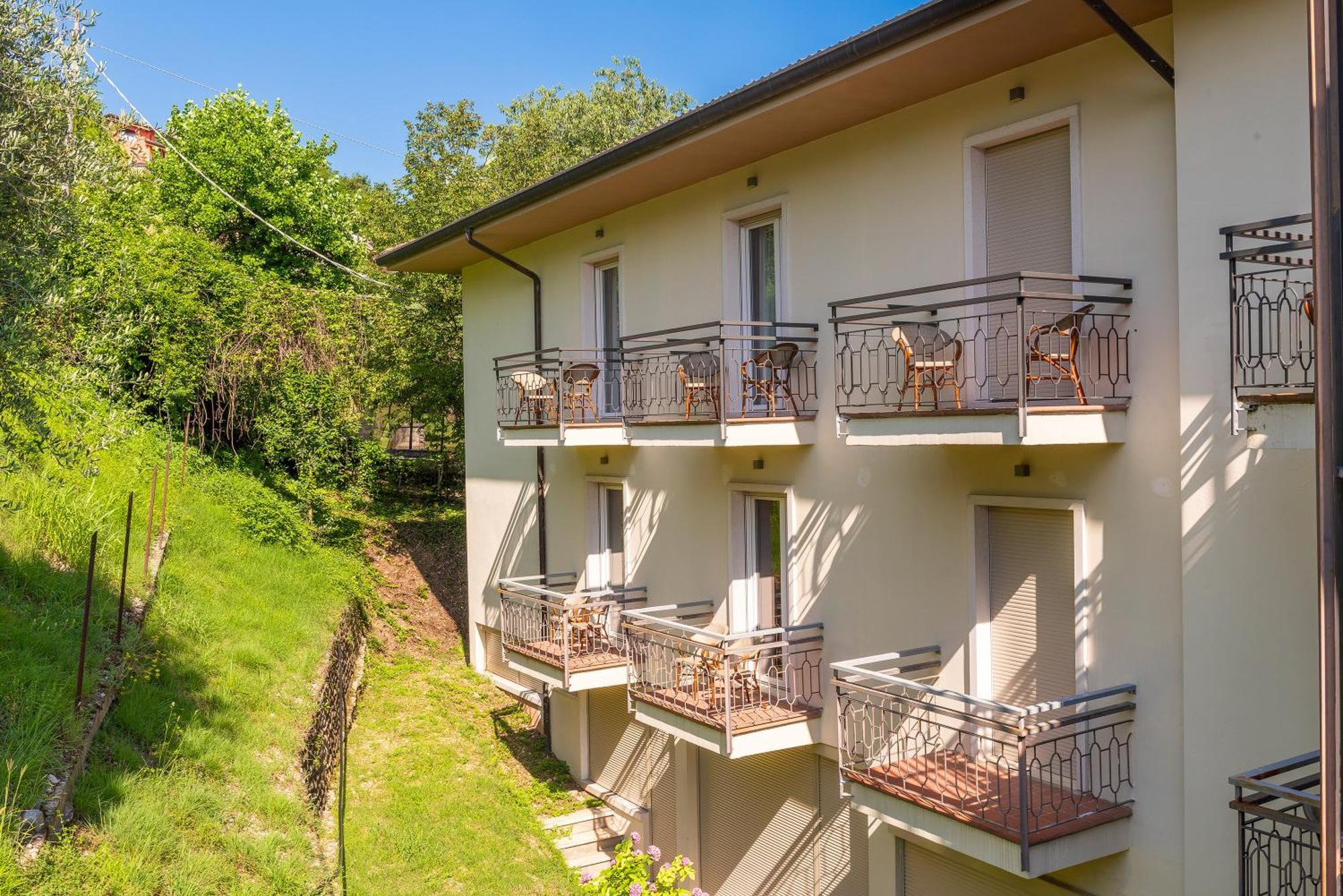 Residenza Panorama Aparthotel Costermano Buitenkant foto